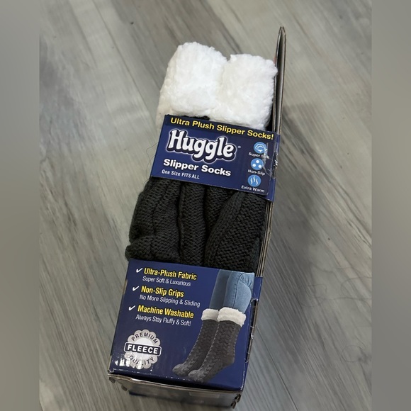 NWT HUGGLE SLIPPER SOCKS Premium Fleece Non-Slip Grips Charcoal Gray Women OS - Picture 4 of 8